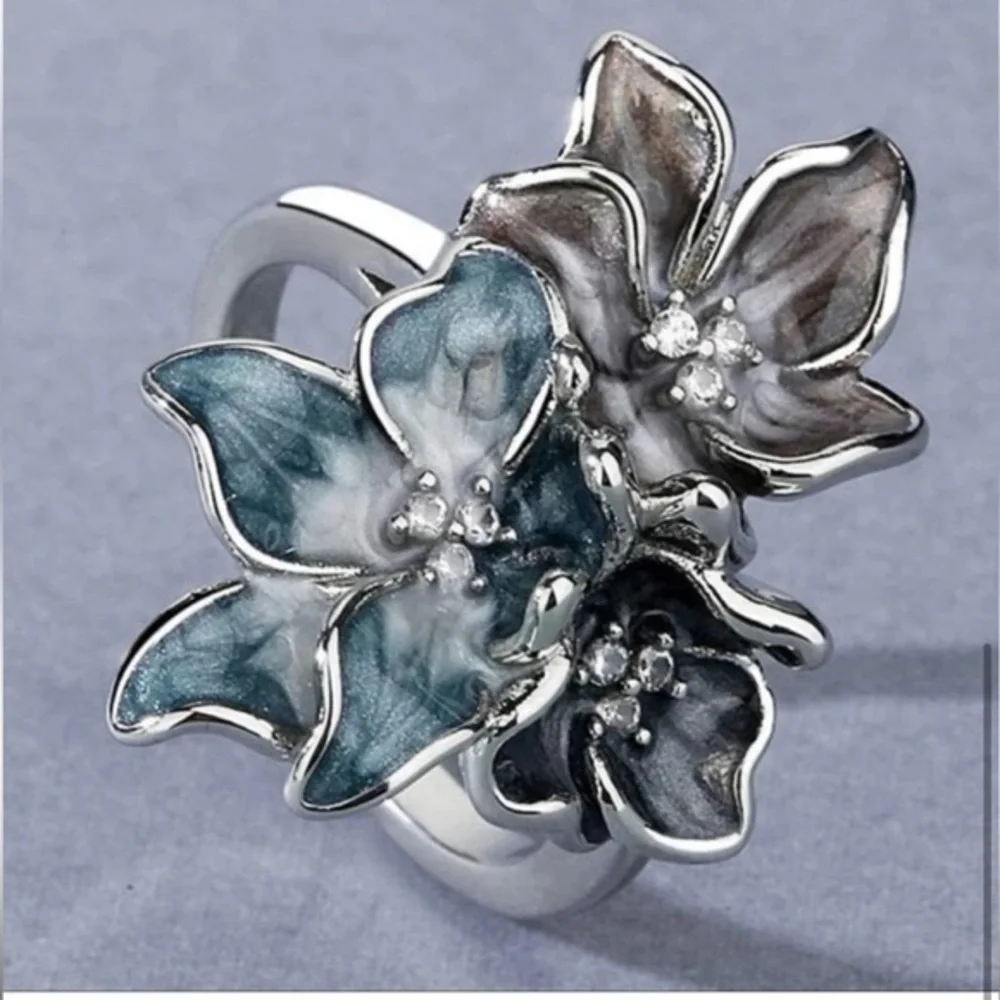 🆕 Cubic Zirconia Blue and Black Silver Flower Ring